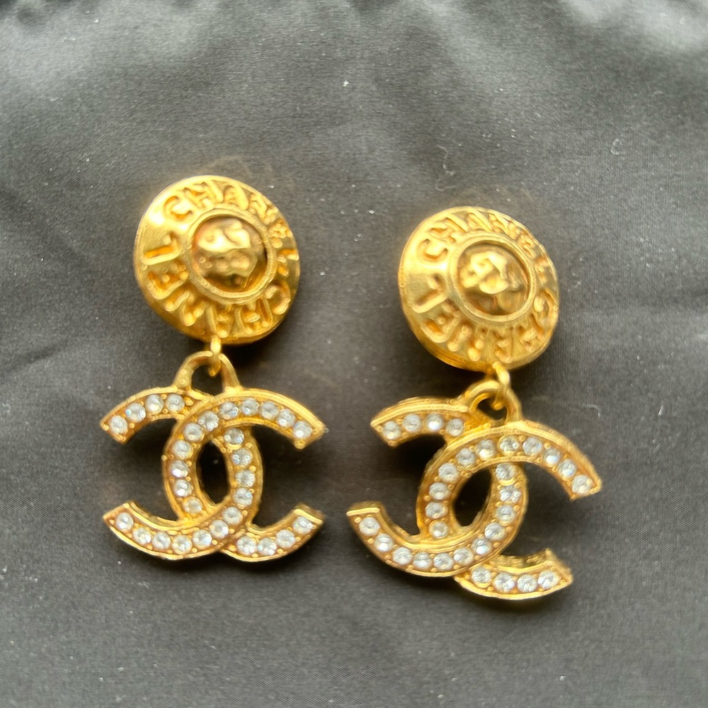 SOLD Chanel vintage CC crystal clip on earrings